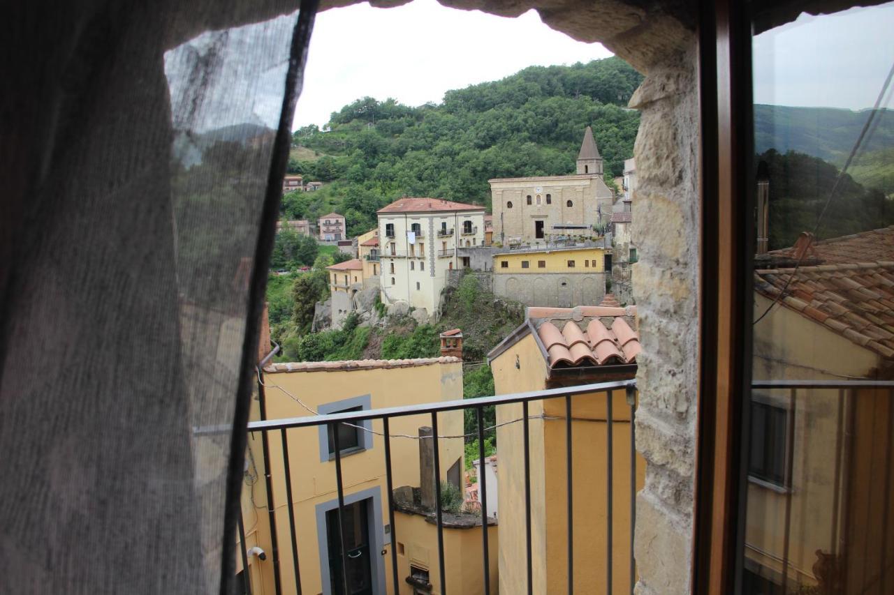 Casa Vacanze Sud E Magia Castelmezzano Bagian luar foto